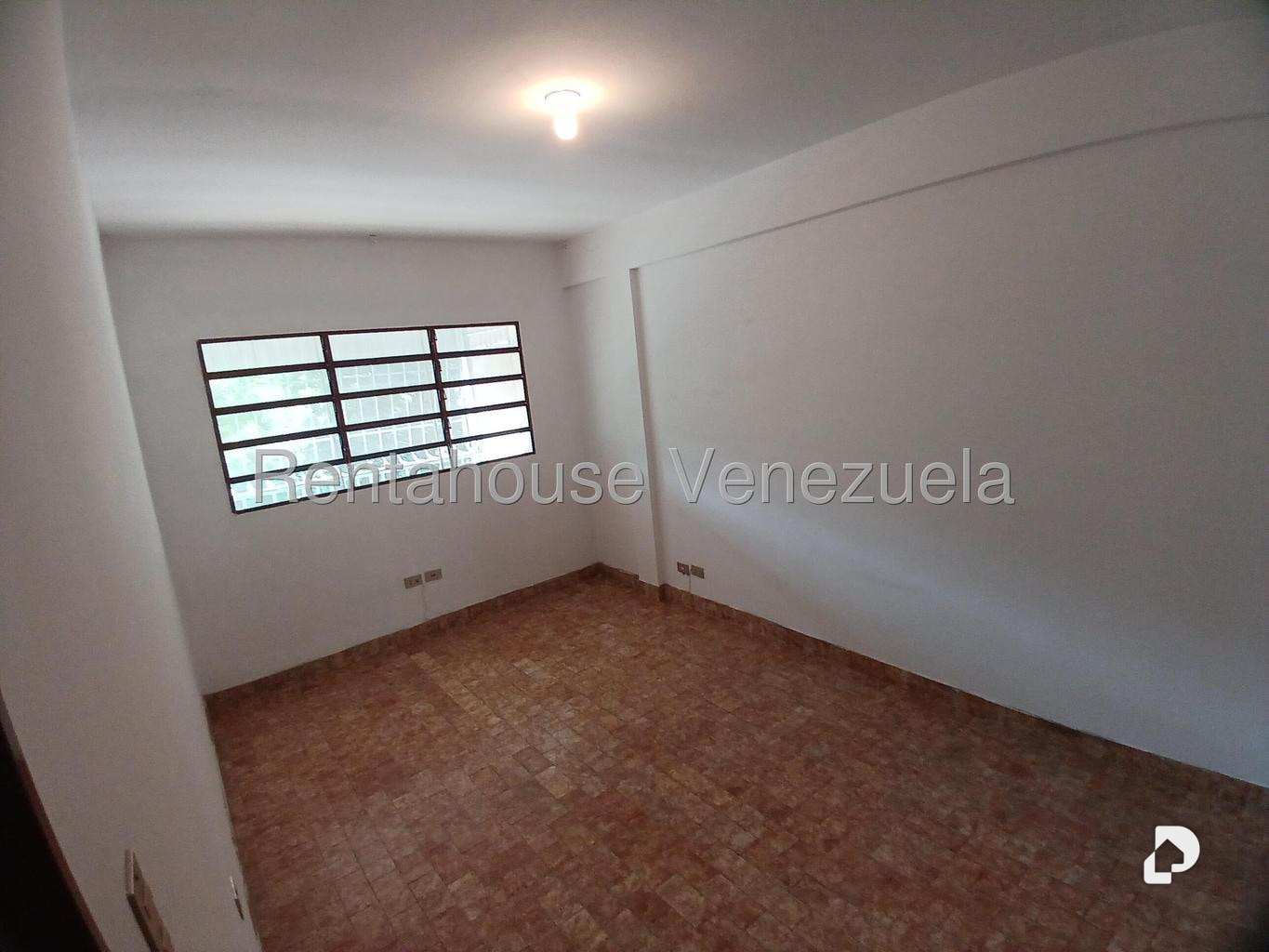 House in El Llanito, Caracas – 27