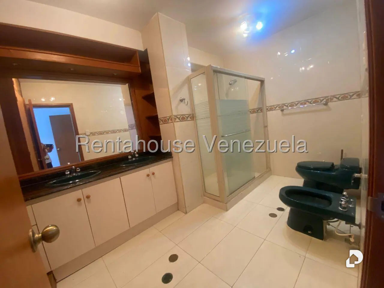 Apartamento en Oripoto, Caracas – 22