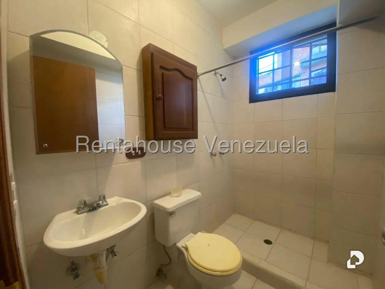 Apartamento en Oripoto, Caracas – 12