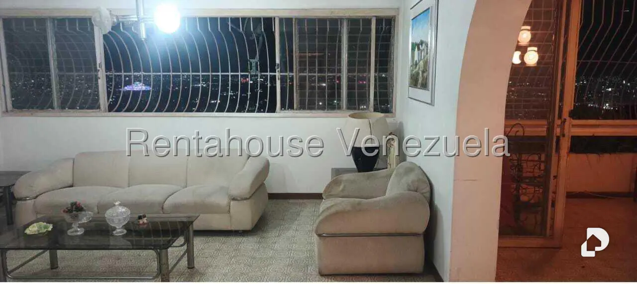 Apartamento en Colinas de Santa Mónica, Caracas – 4