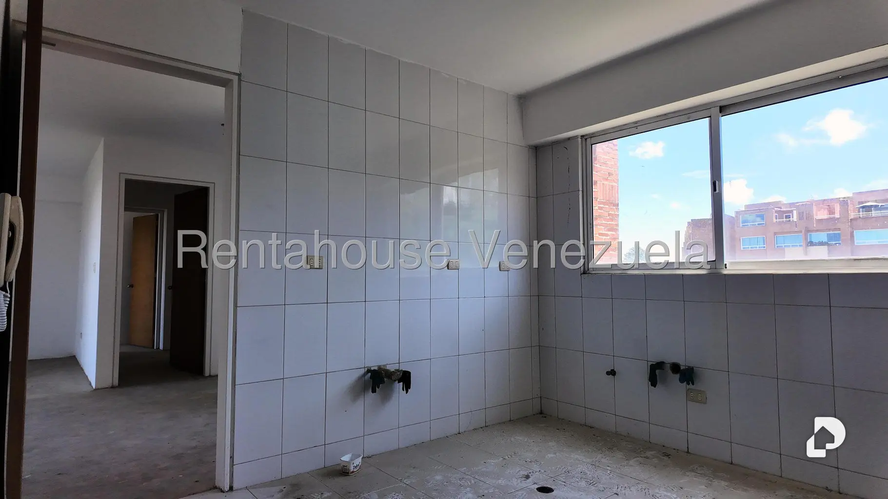 Apartamento en Oripoto, Caracas – 11