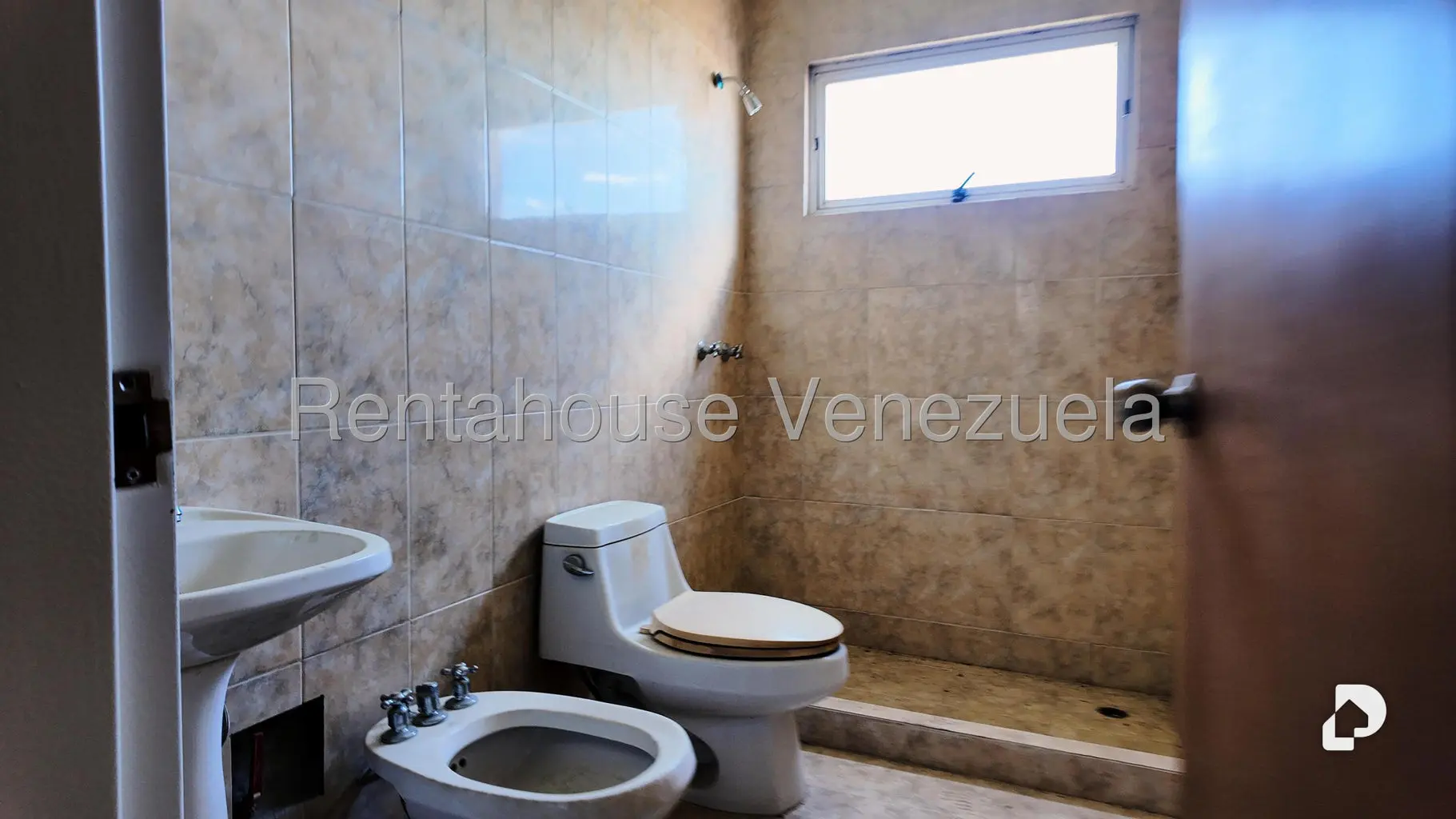 Apartamento en Oripoto, Caracas – 19