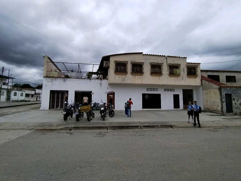 Casa en Tarapio, Valencia - 1