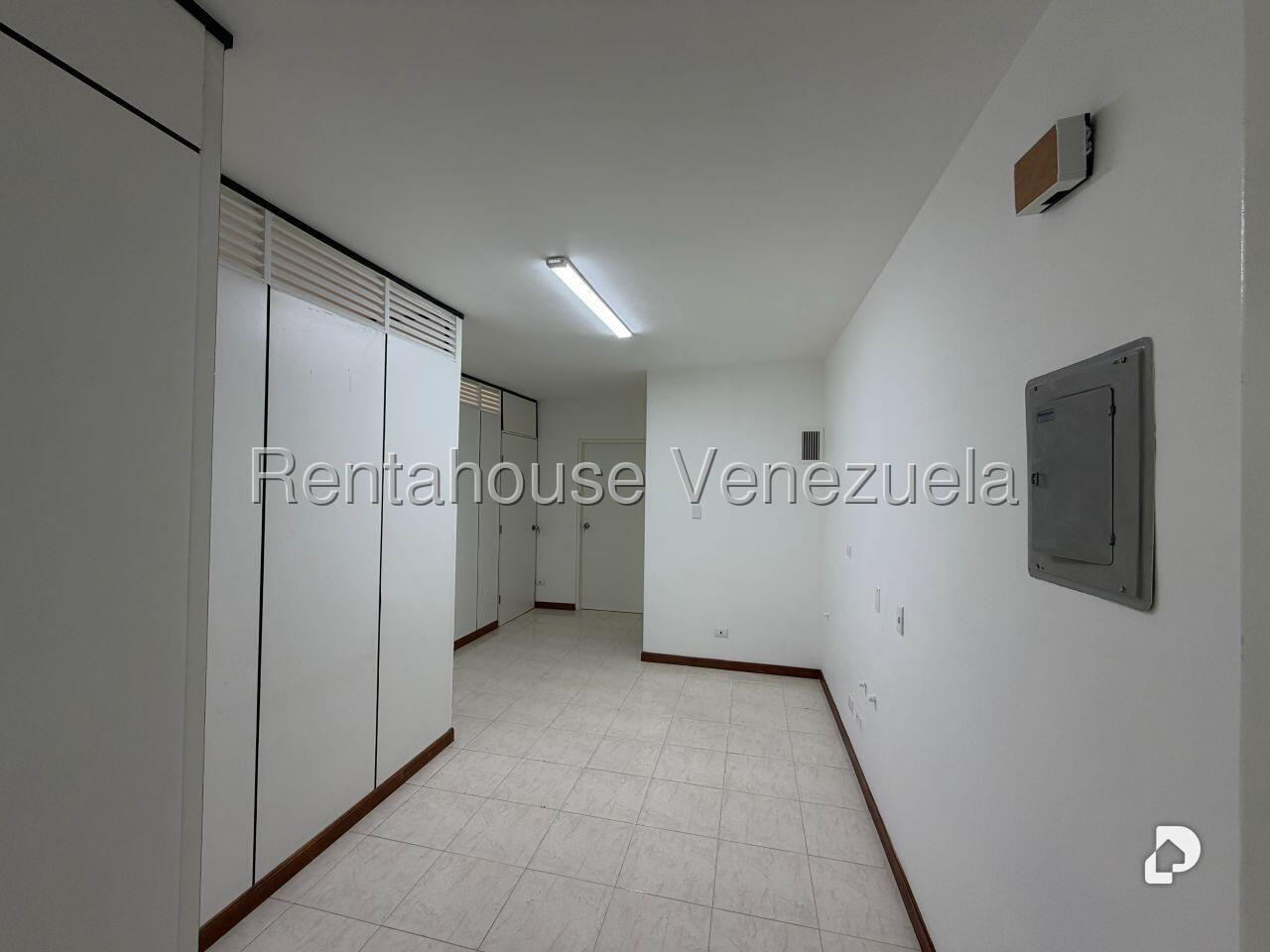Oficina en Las Mercedes, Caracas – 4