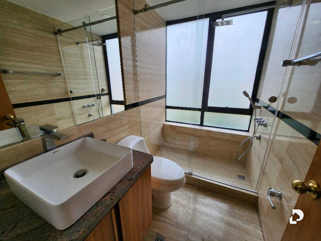 Apartamento en Campo Alegre, Caracas – 28