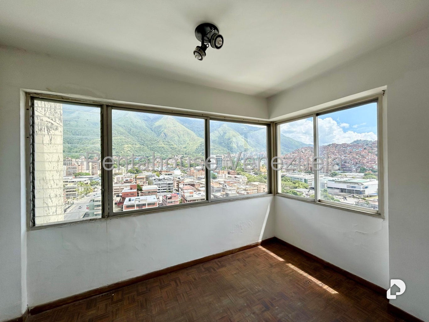 Apartamento en La Urbina, Caracas – 10