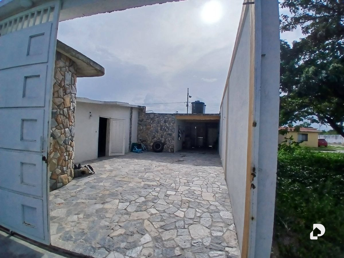 Casa en Los Guayos – 22