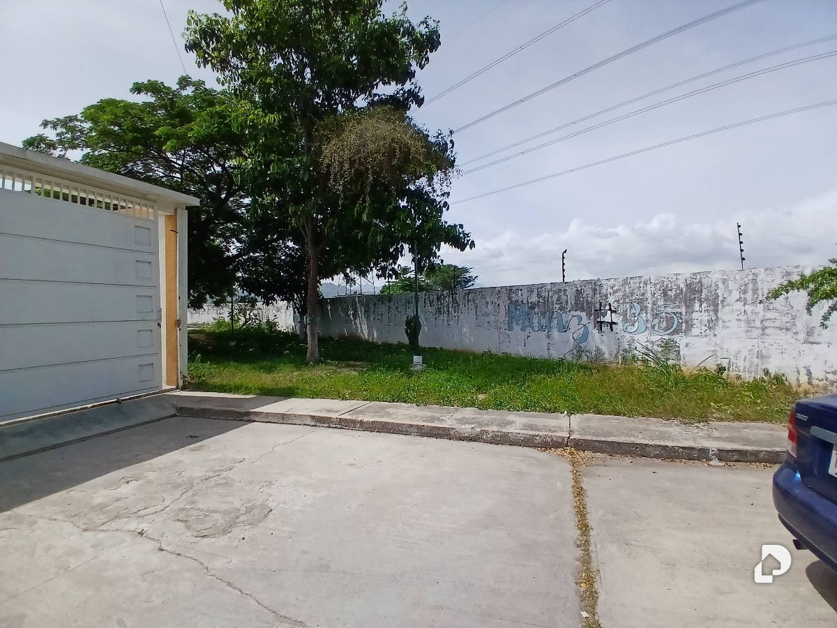Casa en Los Guayos – 28
