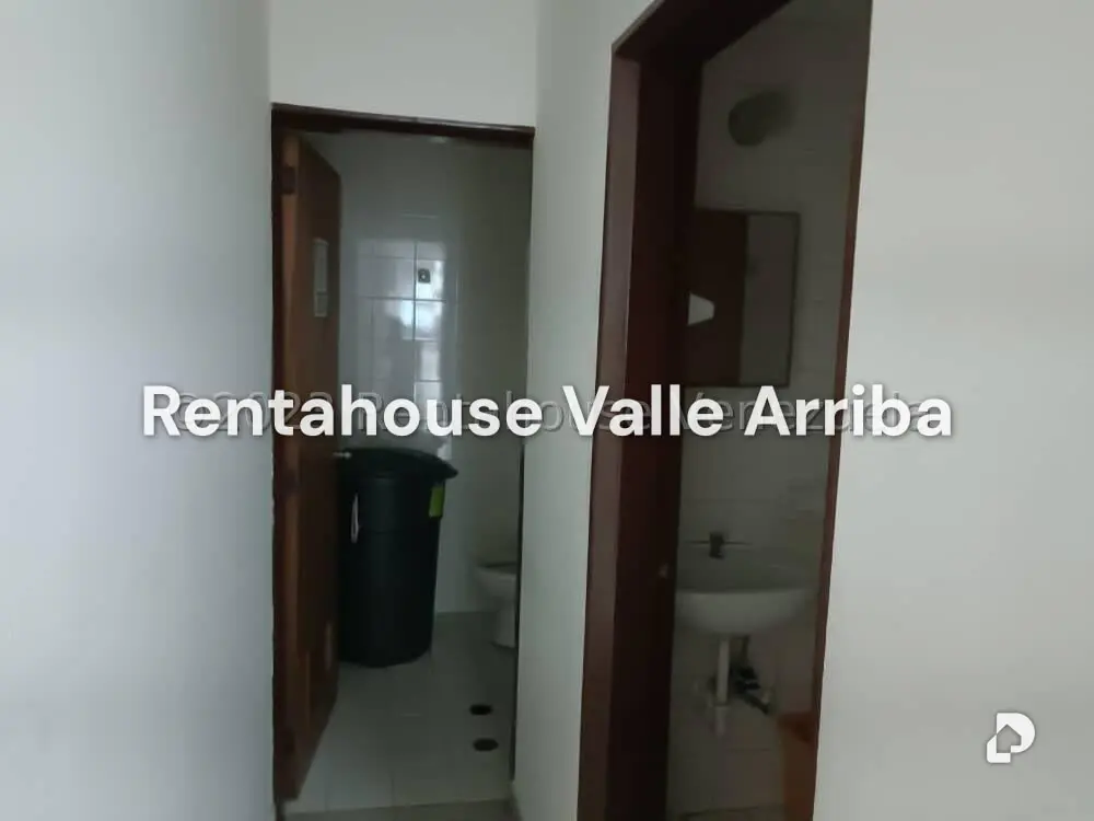 Local comercial en Parroquia La Candelaria, Caracas – 14