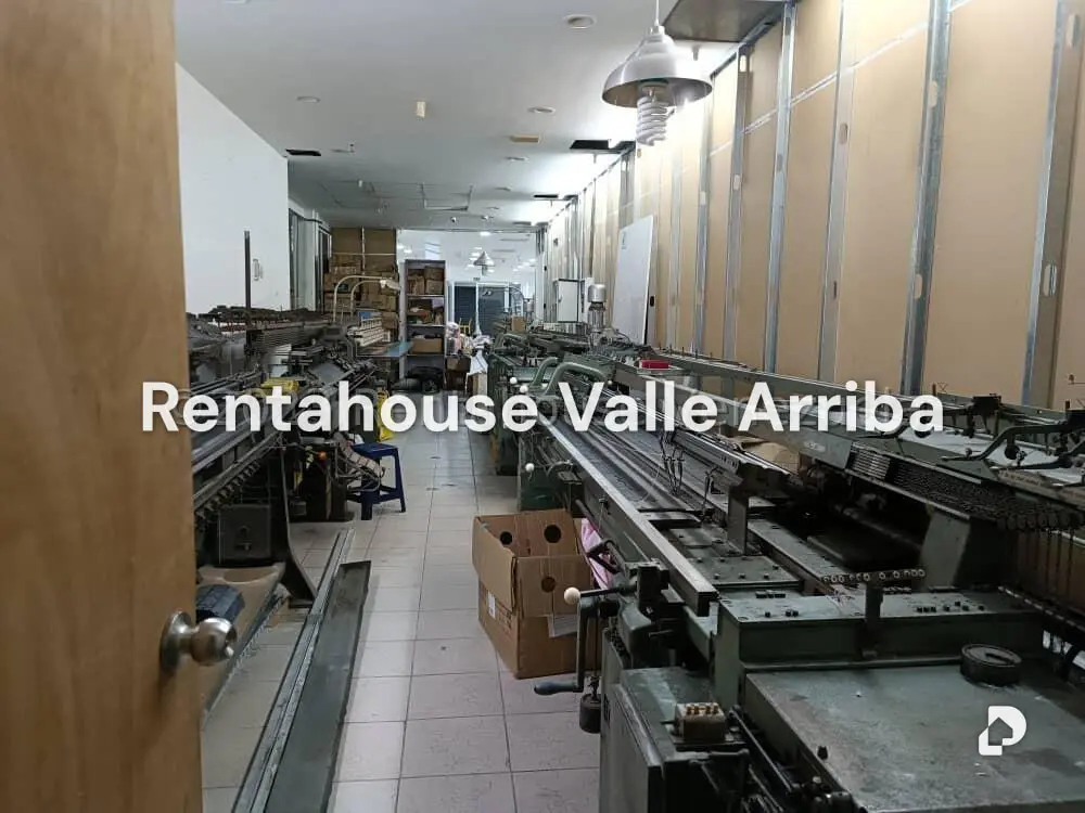 Local comercial en Parroquia La Candelaria, Caracas – 13