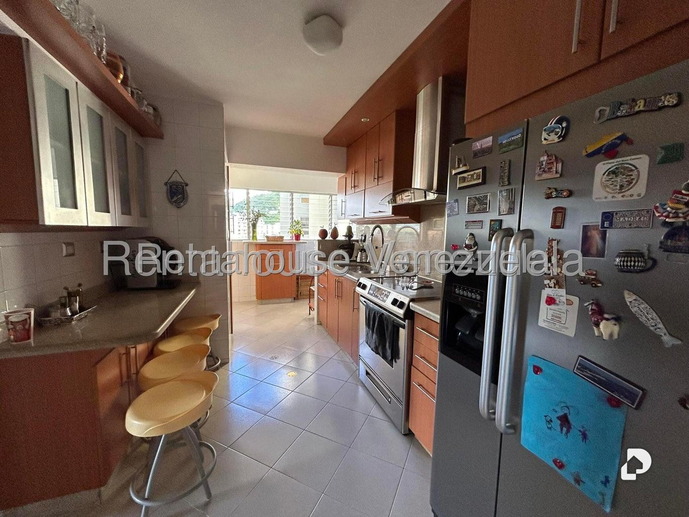 Apartamento en Las Mesetas de Santa Rosa de Lima, Caracas – 10