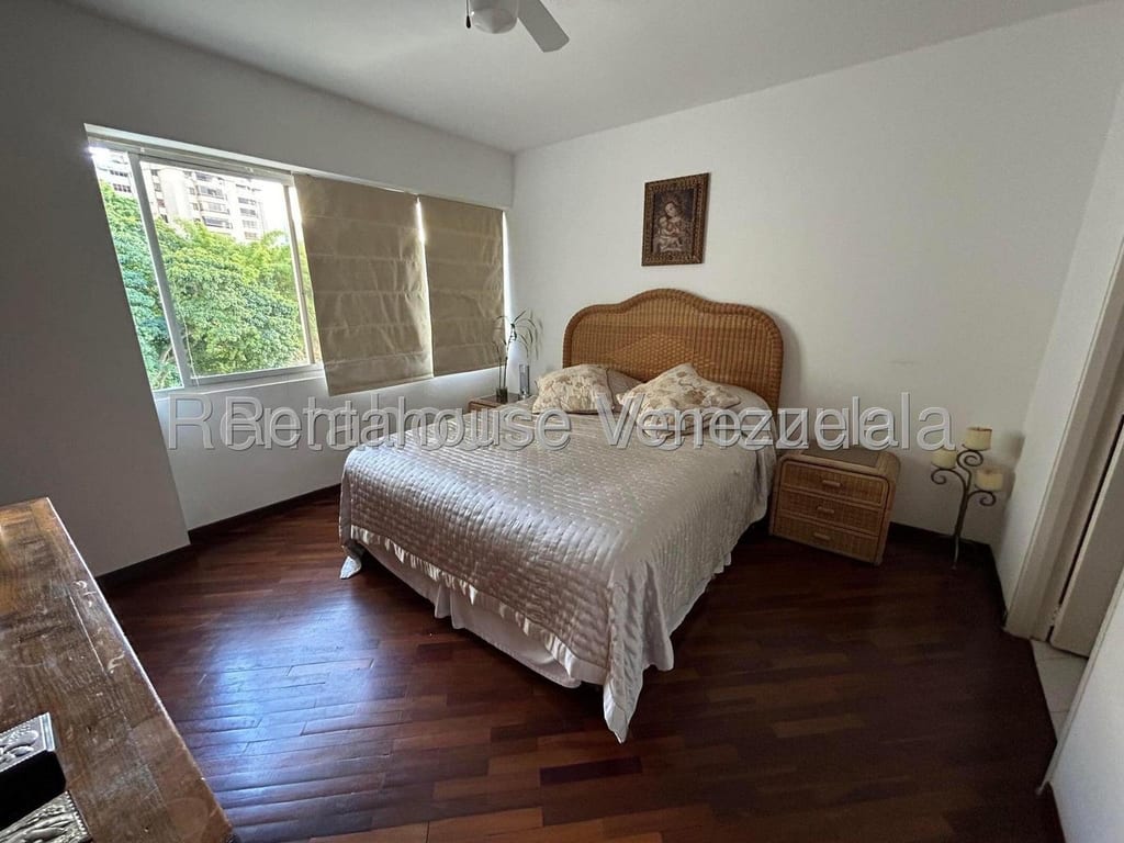 Apartamento en Las Mesetas de Santa Rosa de Lima, Caracas