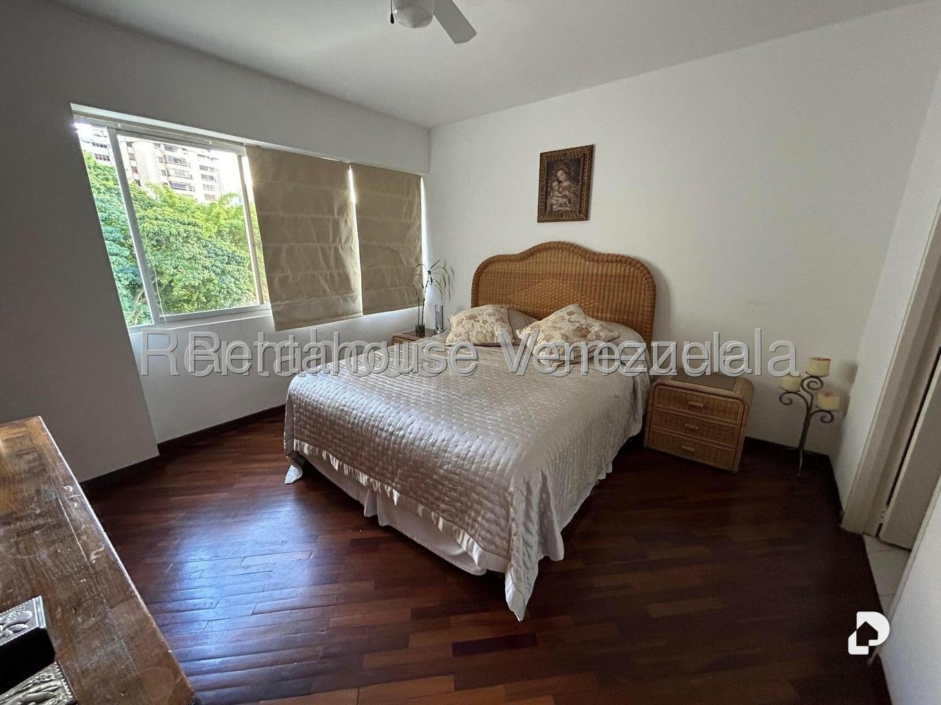Apartamento en Las Mesetas de Santa Rosa de Lima, Caracas – 16