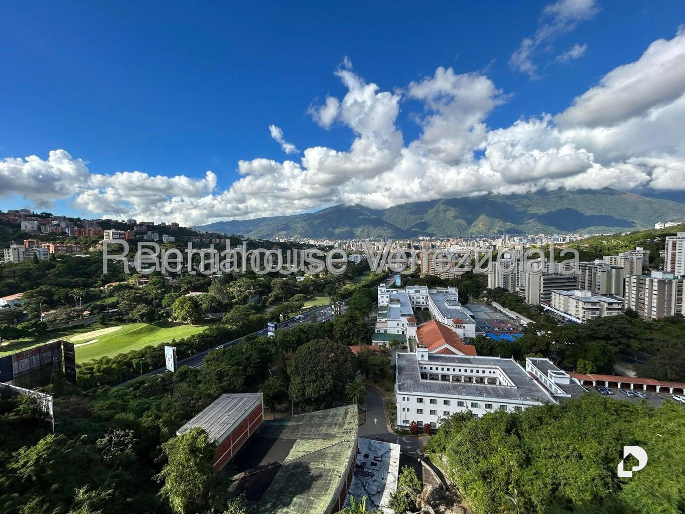 Apartamento en Las Mesetas de Santa Rosa de Lima, Caracas – 6