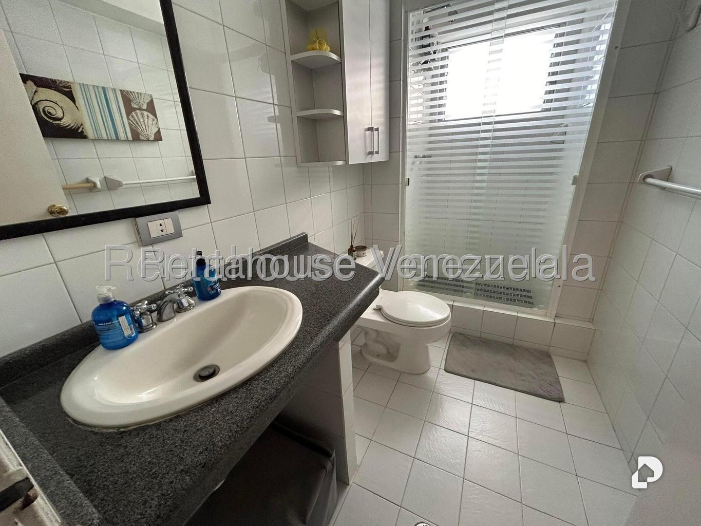 Apartamento en Las Mesetas de Santa Rosa de Lima, Caracas – 22