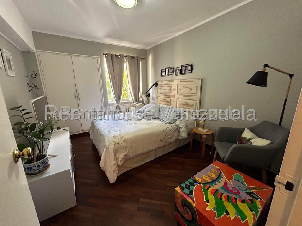 Apartamento en Las Mesetas de Santa Rosa de Lima, Caracas
