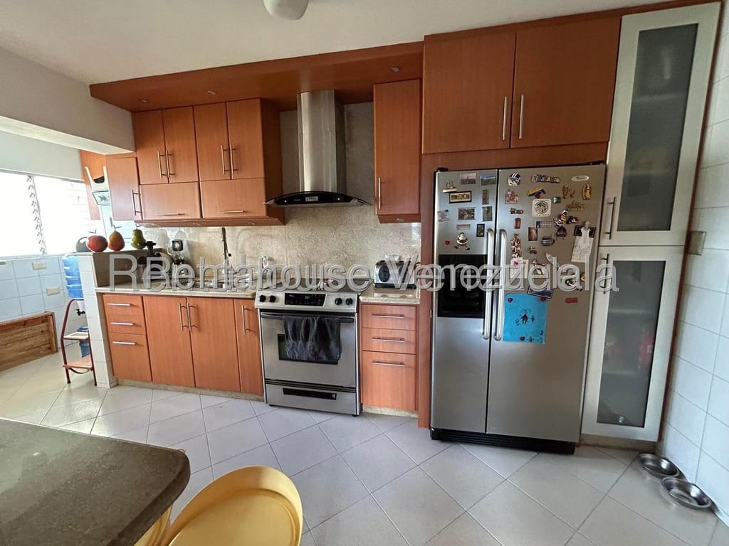 Apartamento en Las Mesetas de Santa Rosa de Lima, Caracas