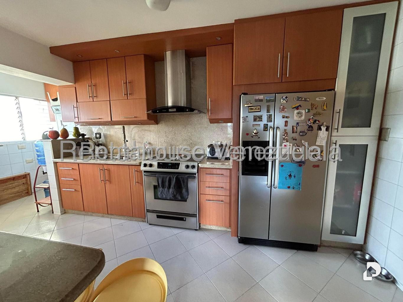 Apartamento en Las Mesetas de Santa Rosa de Lima, Caracas – 11