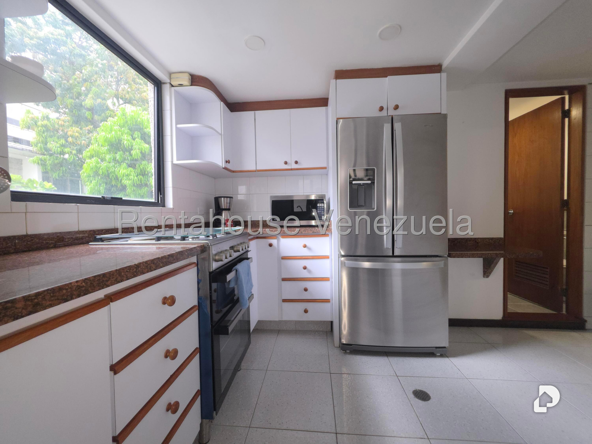 Apartamento en Las Mercedes, Caracas – 11