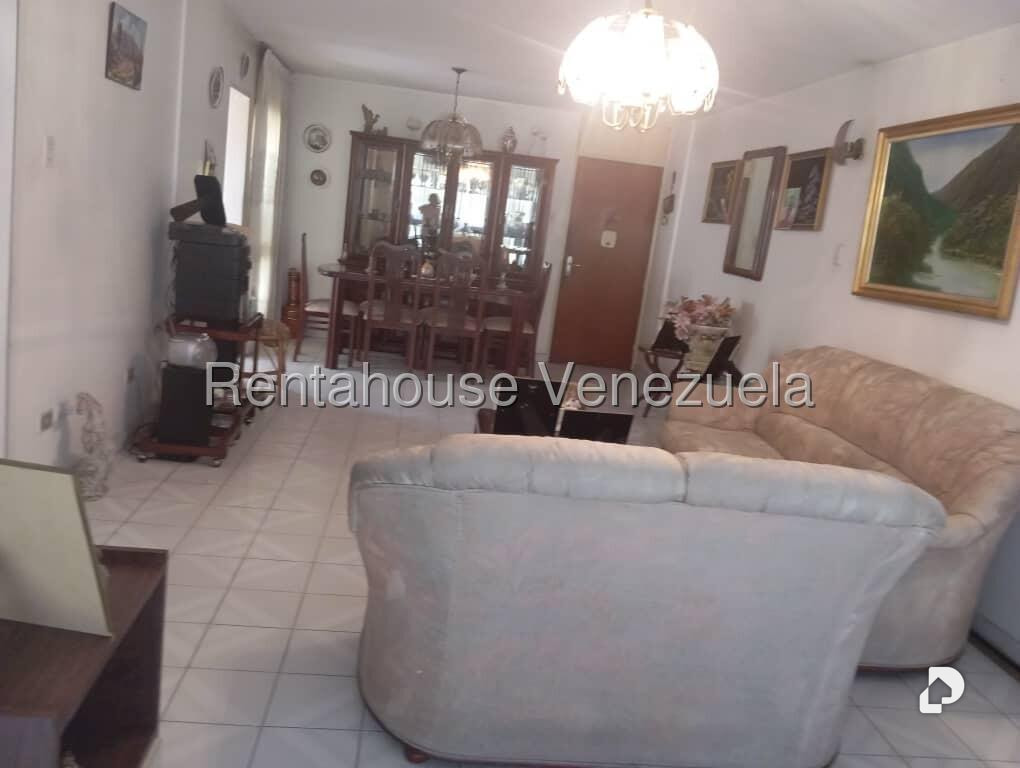 Apartamento en Parroquia Santa Rosalía, Caracas – 16