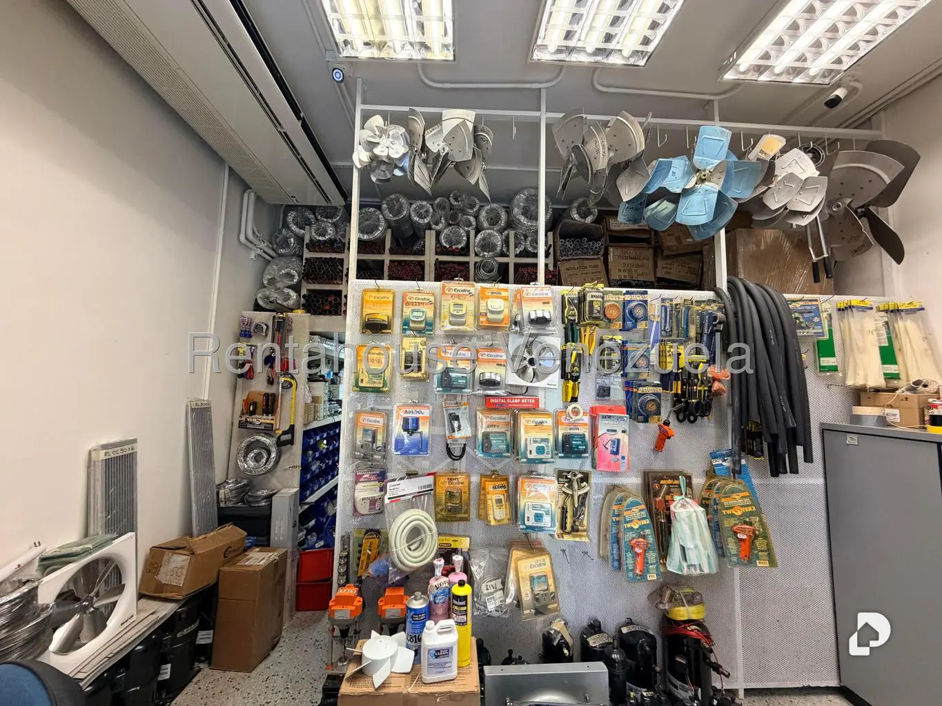 Local comercial en Los Palos Grandes, Caracas – 4
