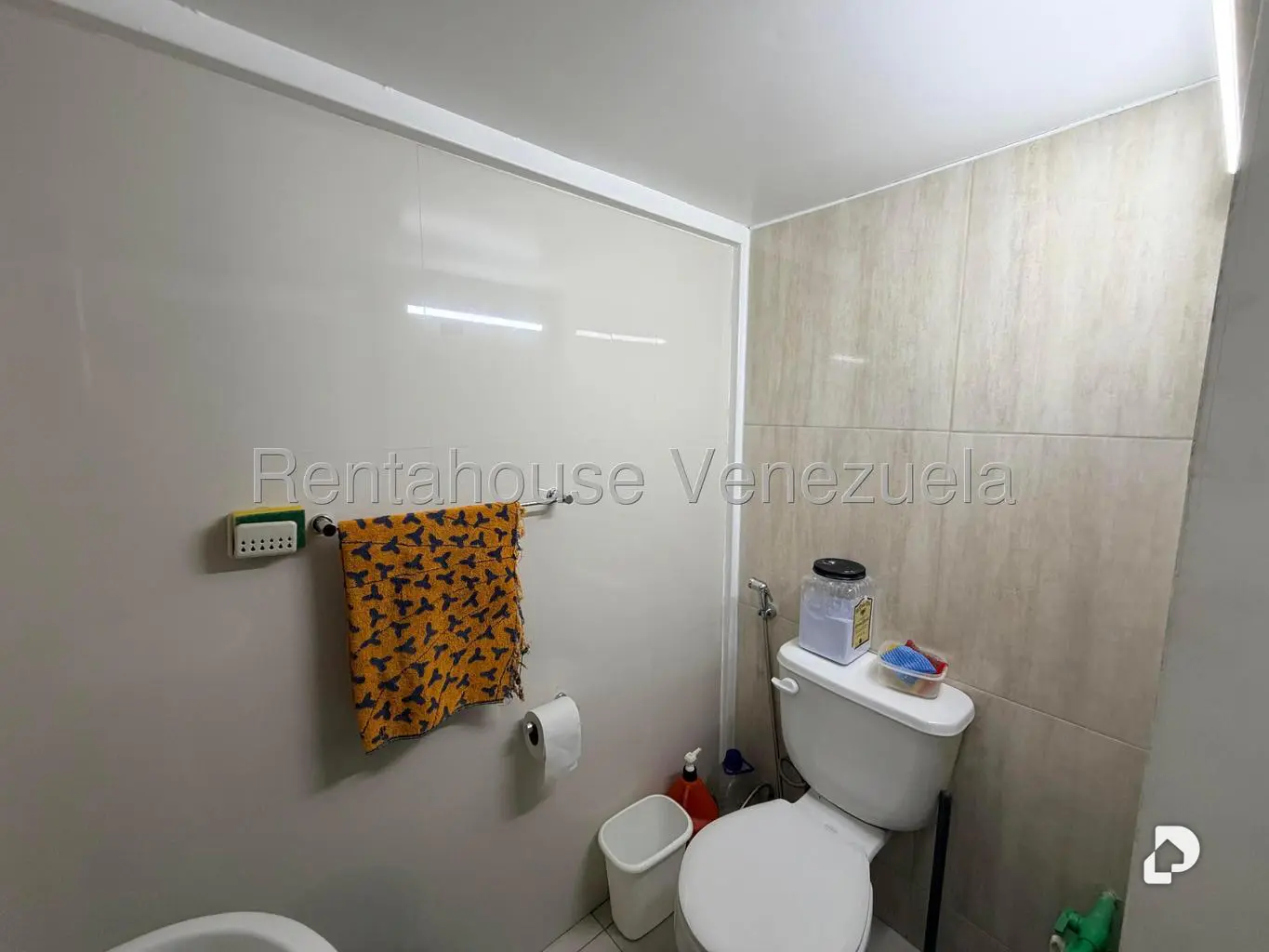 Local comercial en Los Palos Grandes, Caracas – 12