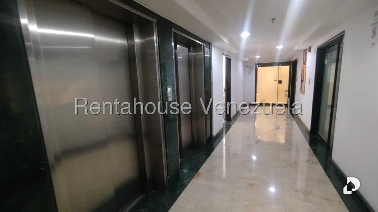Oficina en Las Mercedes, Caracas – 21