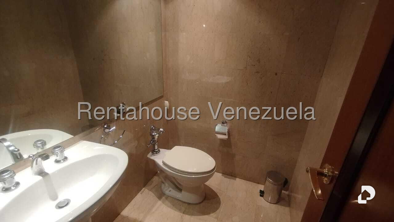 Oficina en Las Mercedes, Caracas – 15
