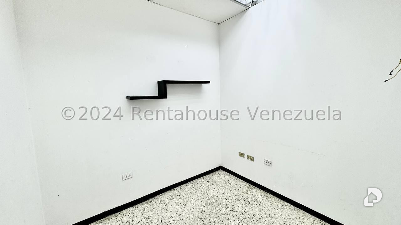 Local comercial en Bello Monte, Caracas – 22