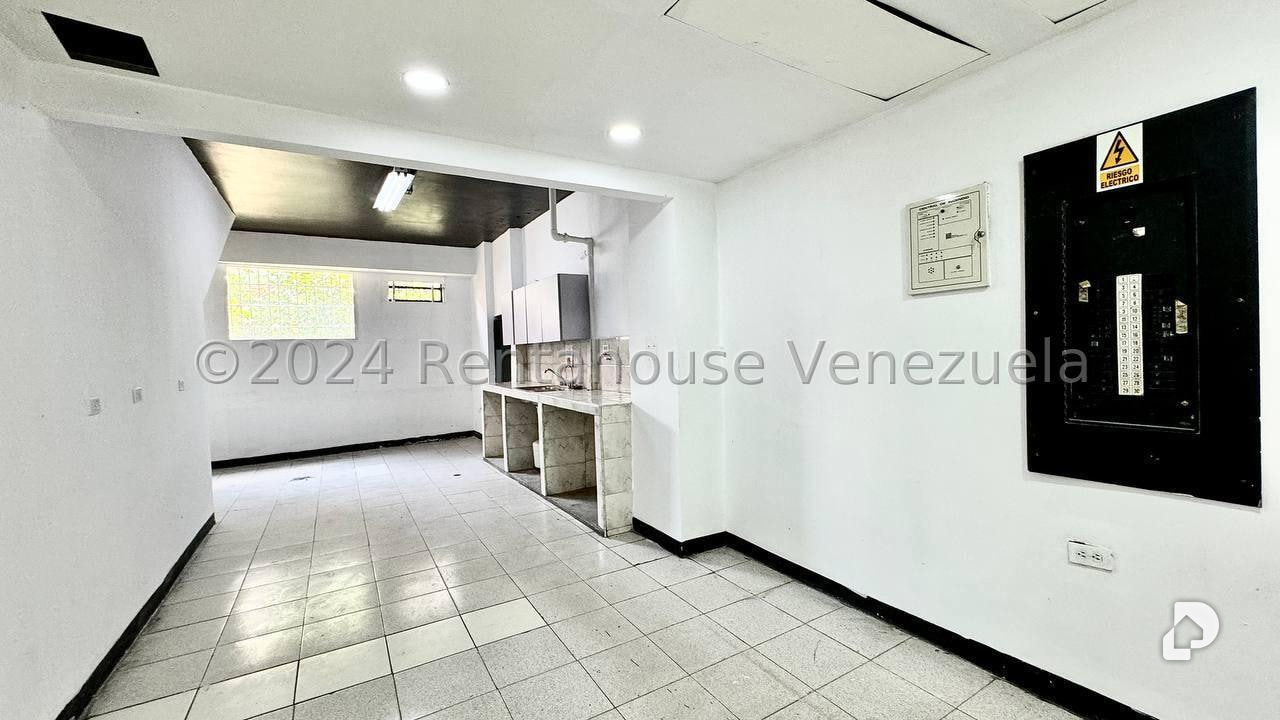 Local comercial en Bello Monte, Caracas – 13