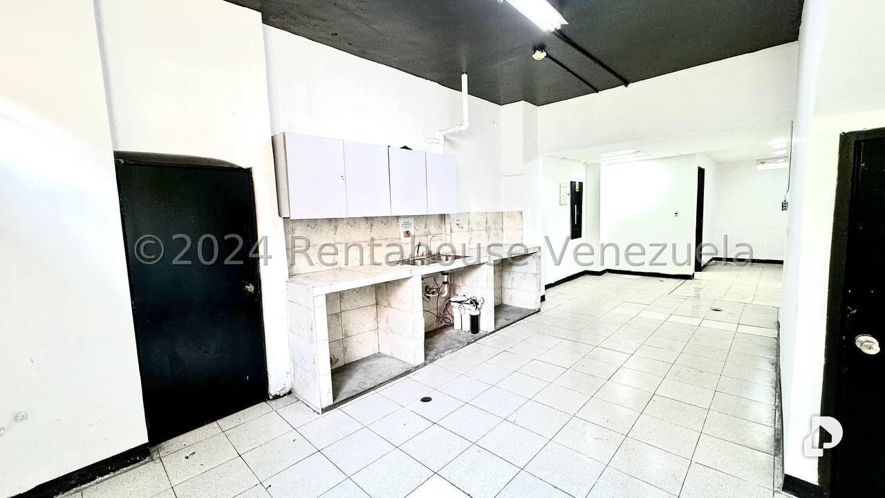 Local comercial en Bello Monte, Caracas – 14