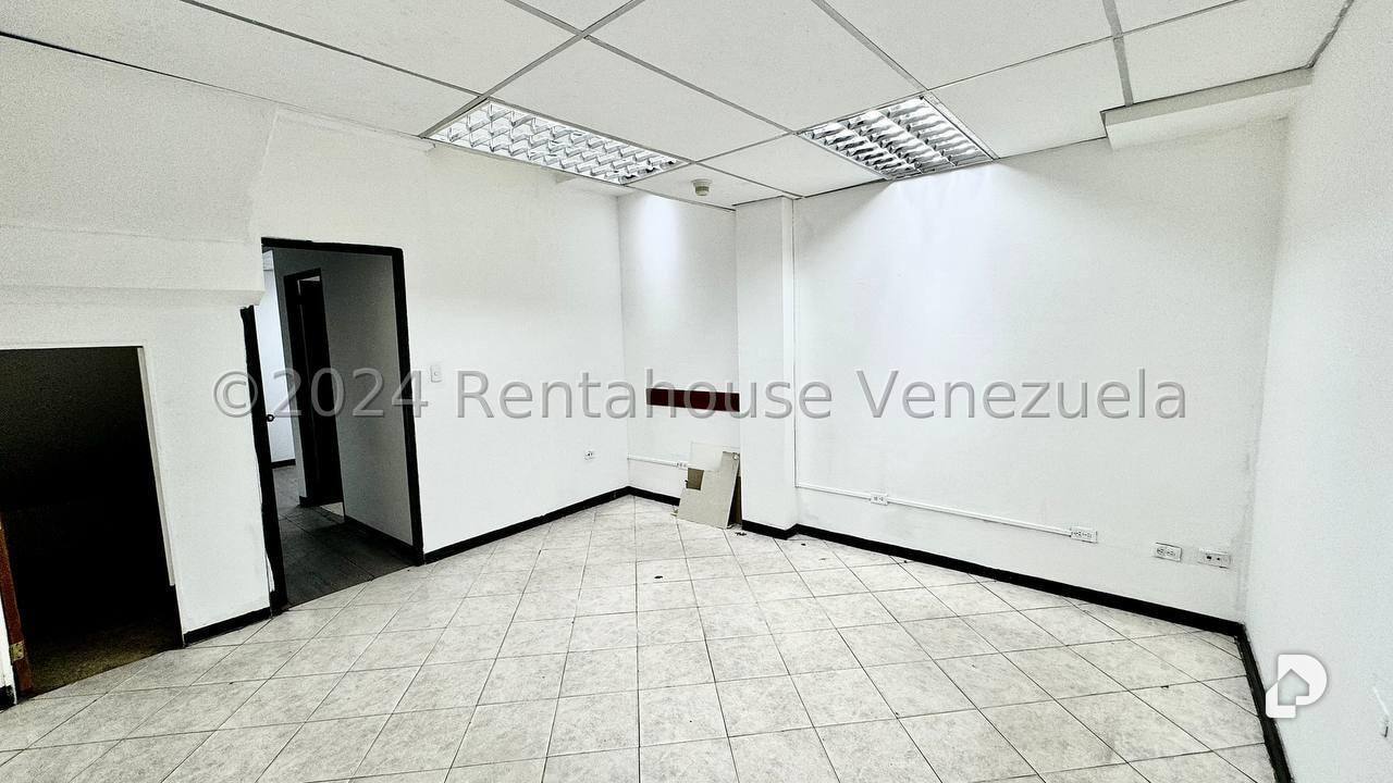 Local comercial en Bello Monte, Caracas – 12