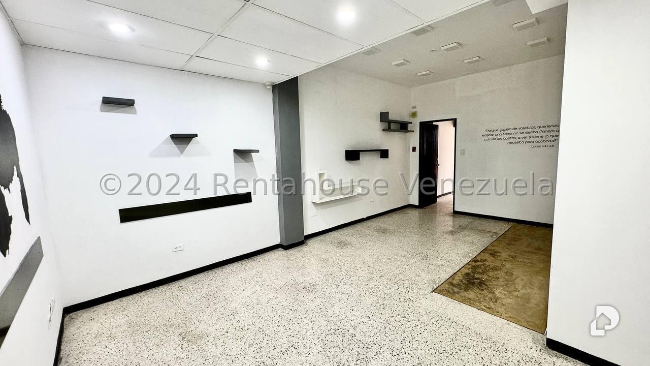 Local comercial en Bello Monte, Caracas – 23