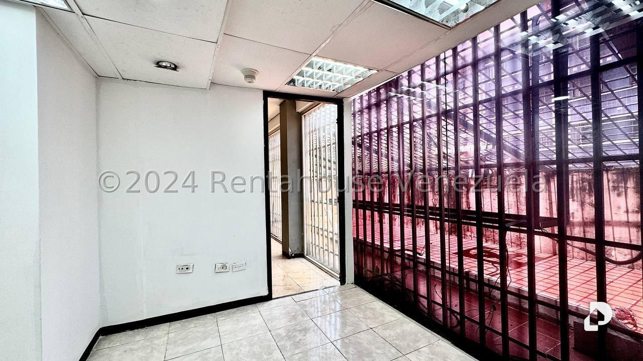Local comercial en Bello Monte, Caracas – 3