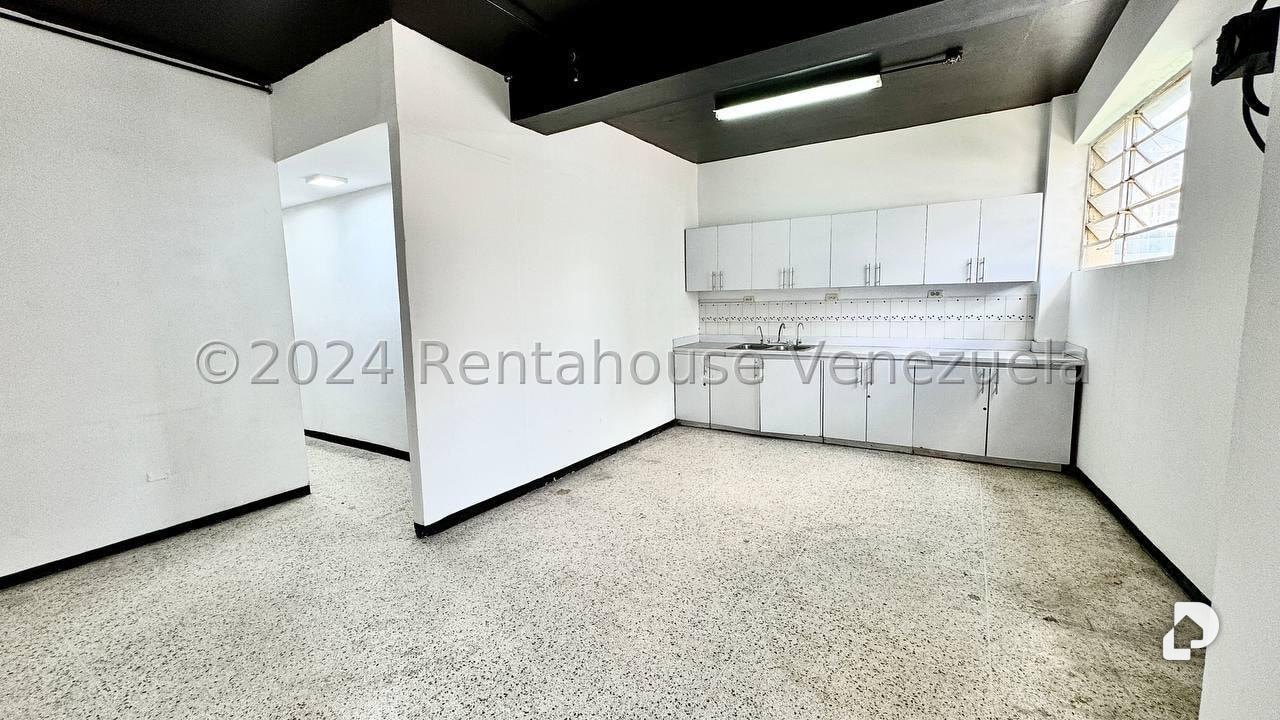 Local comercial en Bello Monte, Caracas – 27