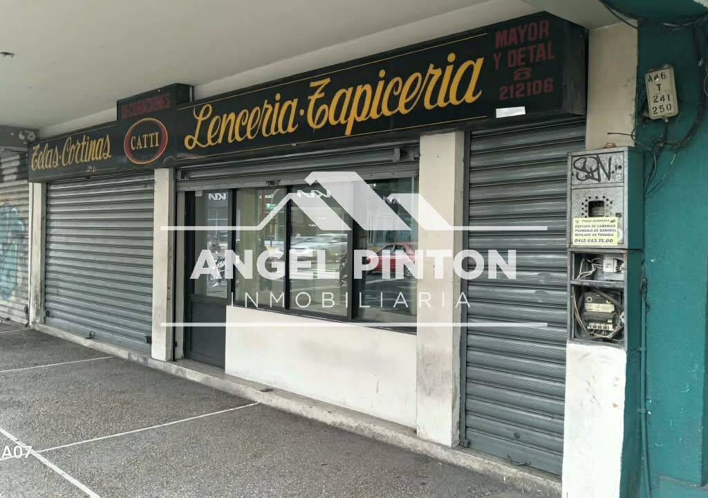 Local comercial en Av. Bolívar Norte, Valencia - 1
