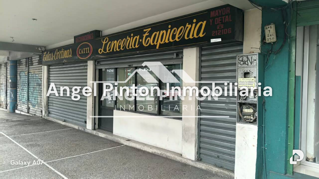 Local comercial en Av. Bolívar Norte, Valencia – 1