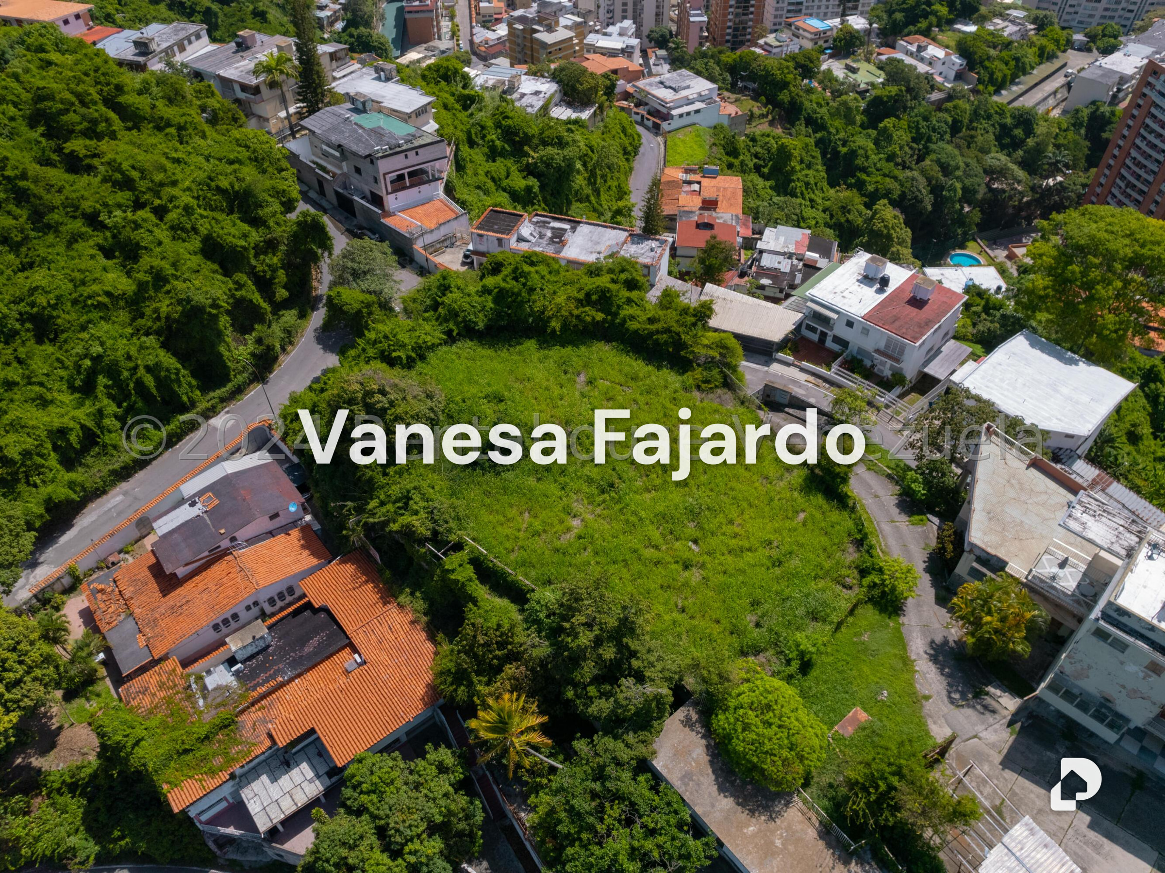 Terreno en Urbanización Colinas de Los Chaguaramos, Caracas