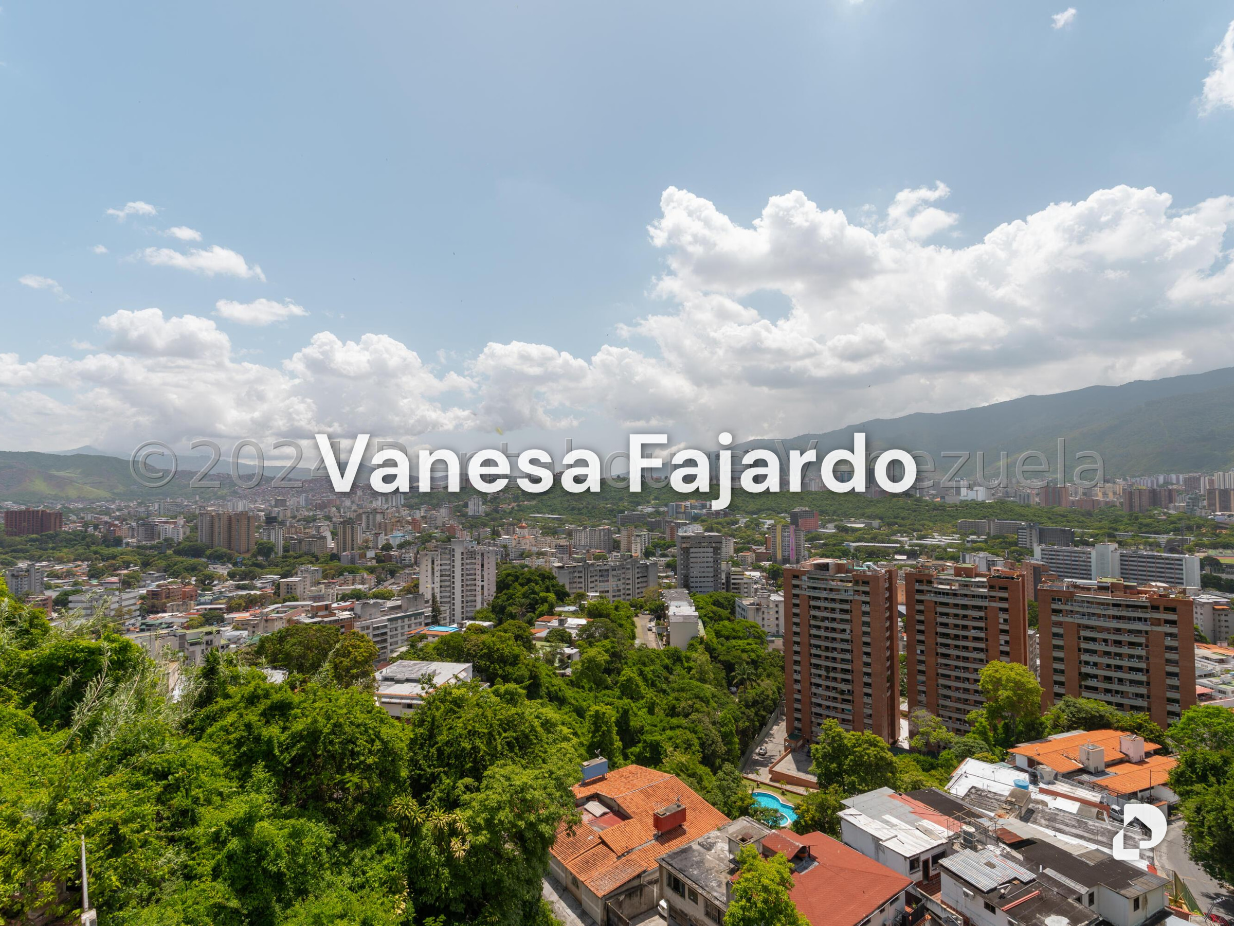Terreno en Urbanización Colinas de Los Chaguaramos, Caracas