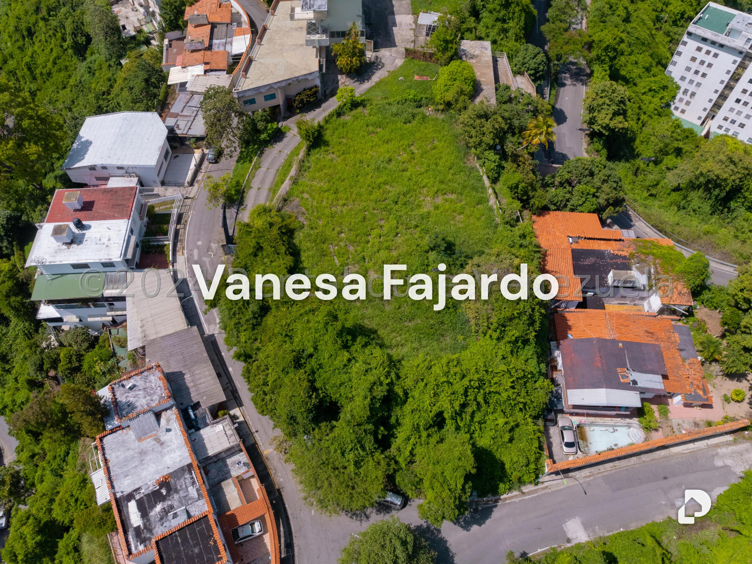 Terreno en Urbanización Colinas de Los Chaguaramos, Caracas