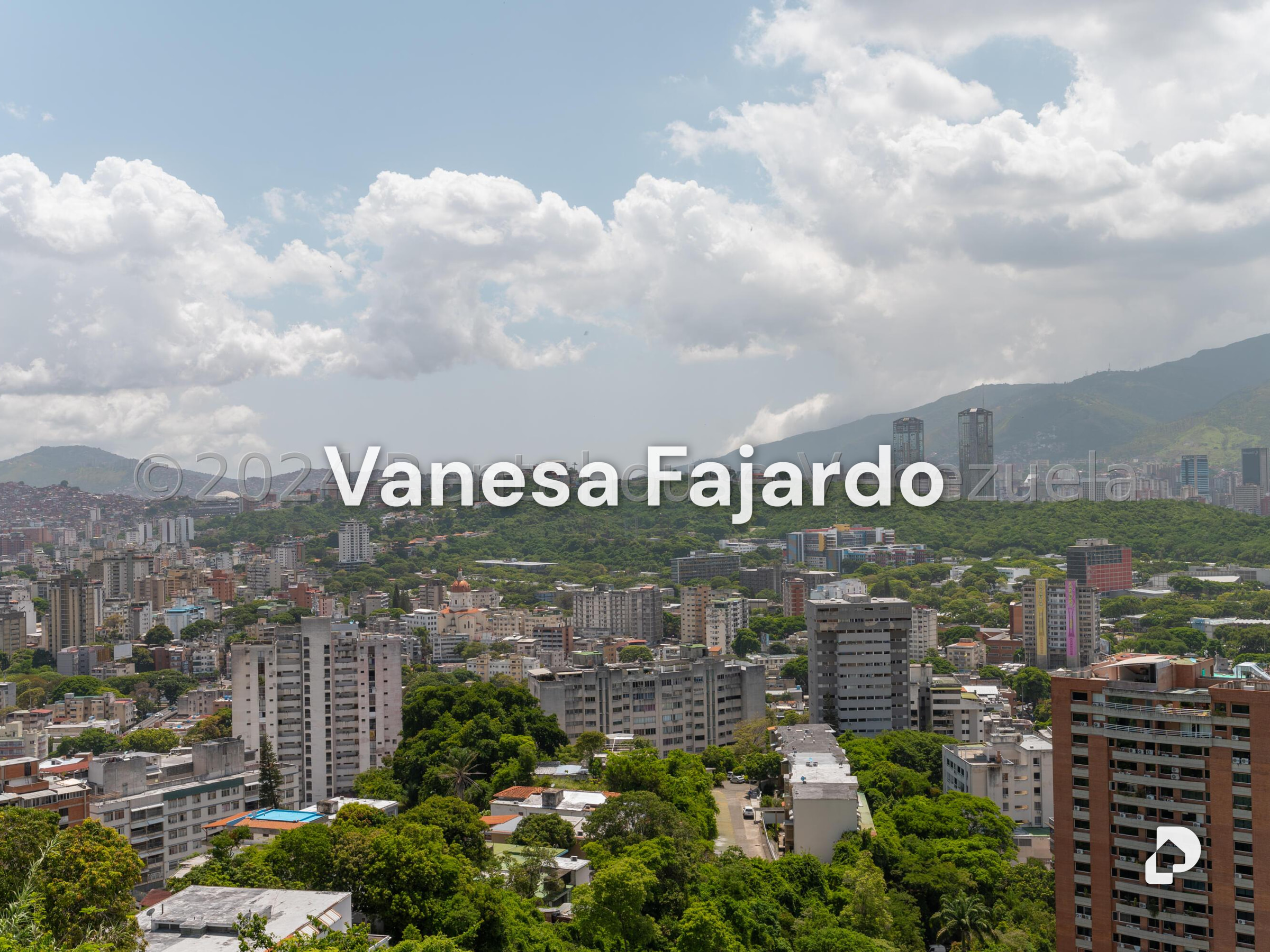 Terreno en Urbanización Colinas de Los Chaguaramos, Caracas