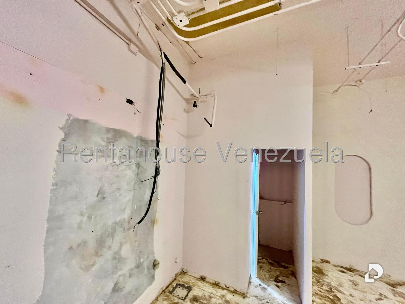 Local comercial en Las Mercedes, Caracas – 16
