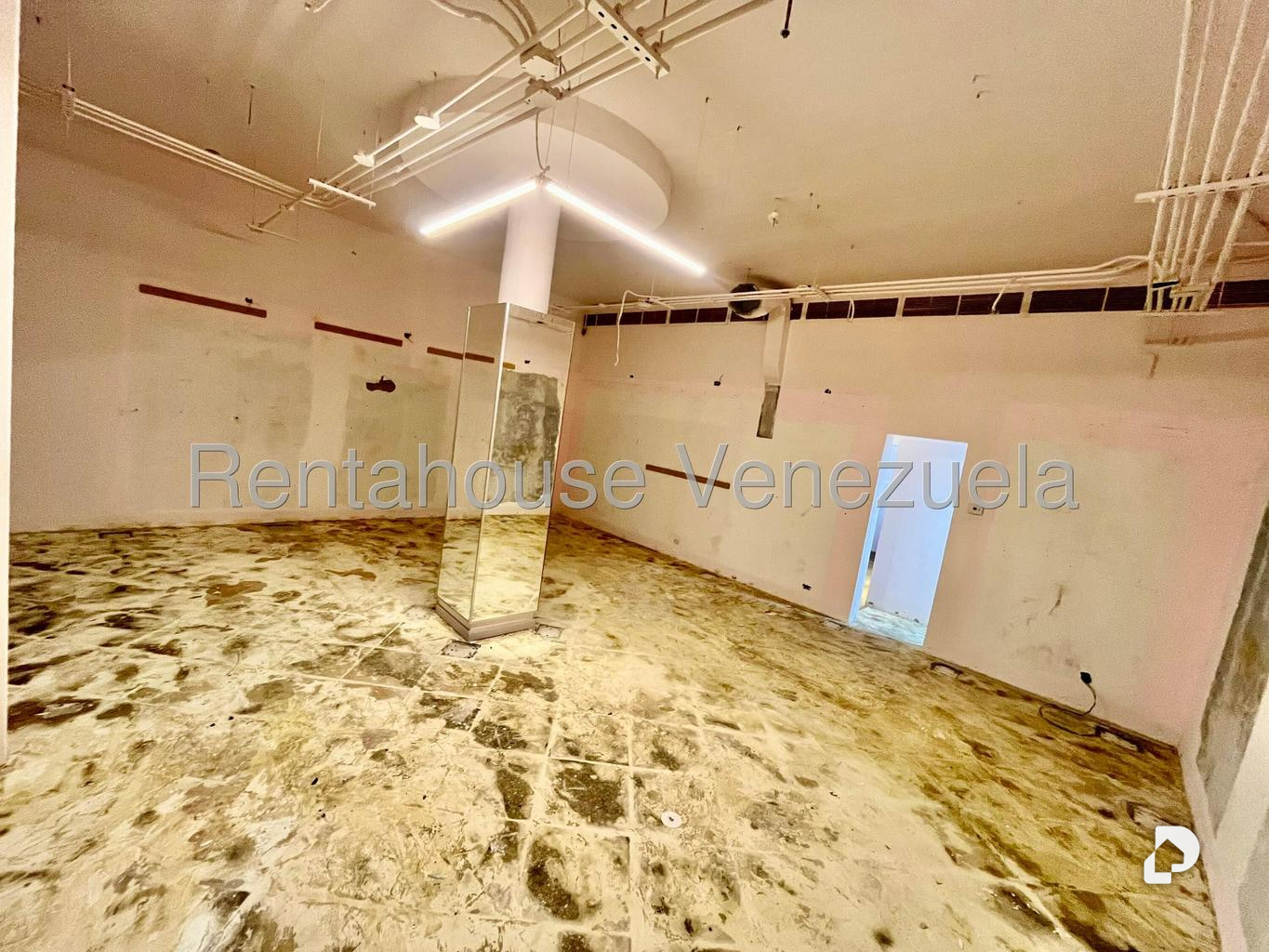 Local comercial en Las Mercedes, Caracas – 12