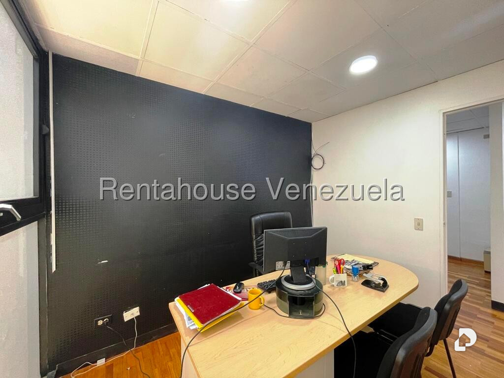 Oficina en Los Samanes, Caracas – 30