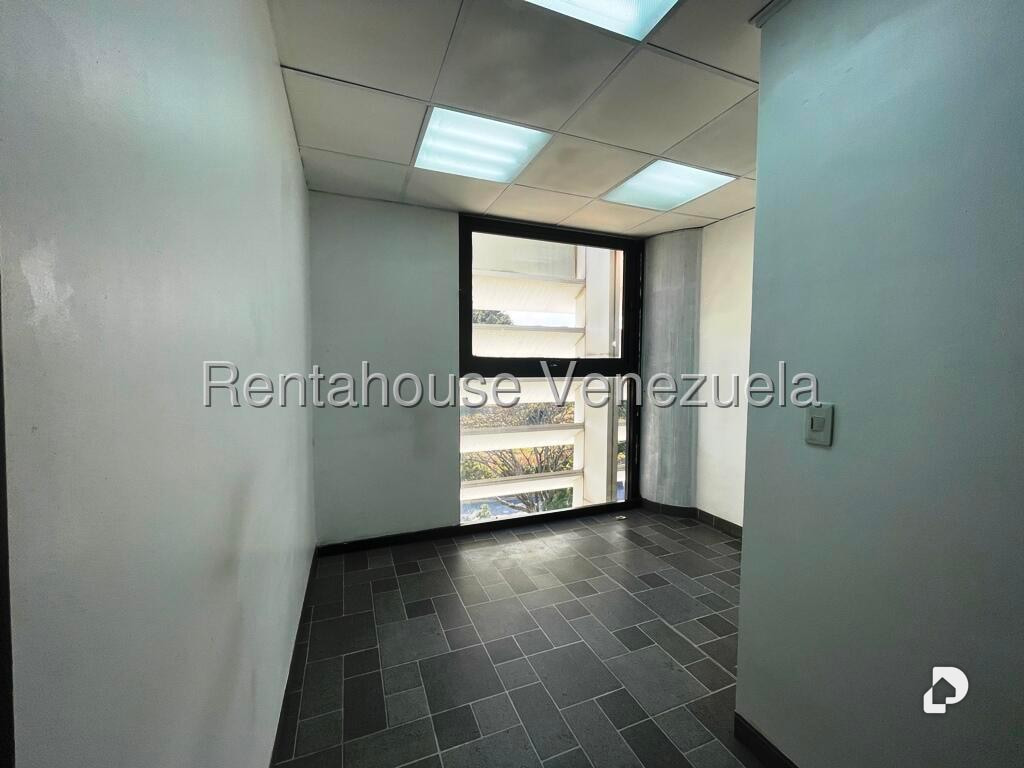 Oficina en Los Samanes, Caracas – 16