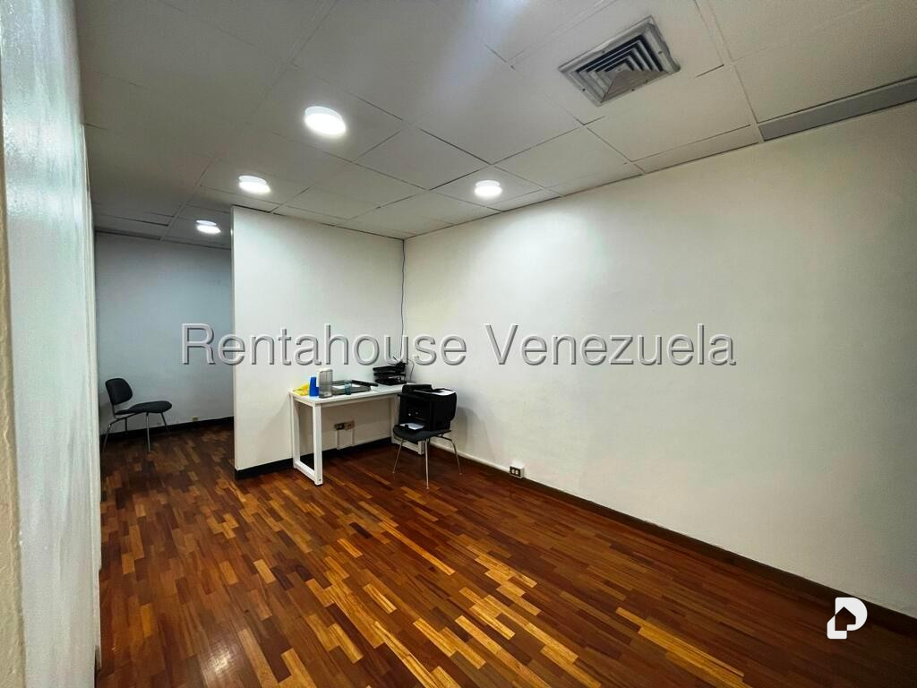 Oficina en Los Samanes, Caracas – 26
