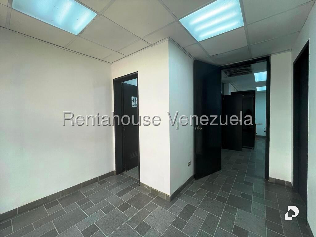 Oficina en Los Samanes, Caracas – 17