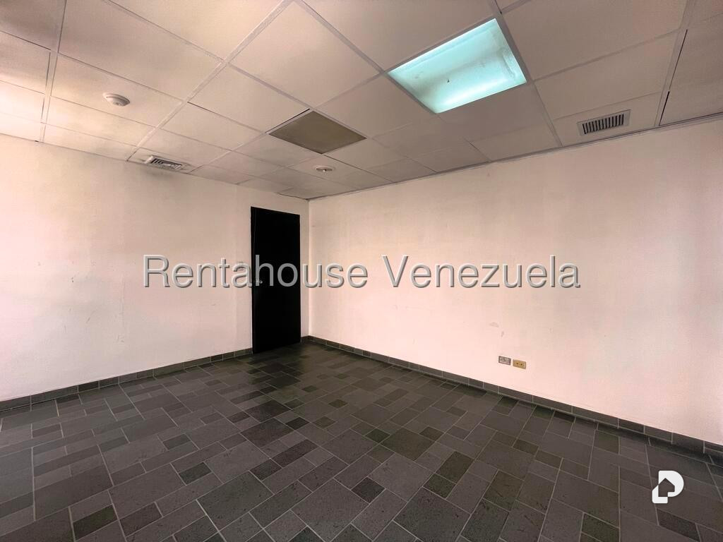 Oficina en Los Samanes, Caracas – 19
