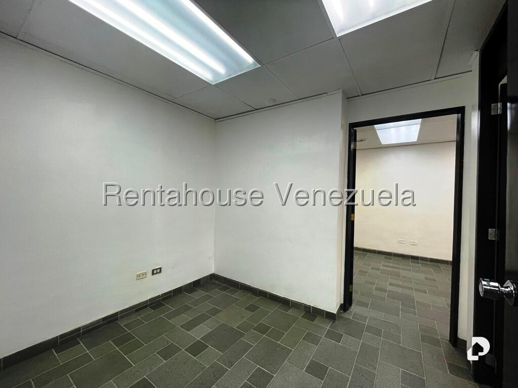 Oficina en Los Samanes, Caracas – 8