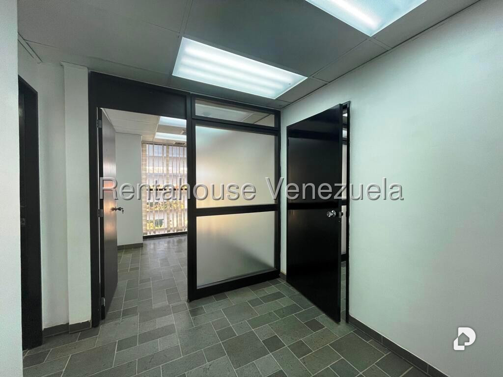 Oficina en Los Samanes, Caracas – 9